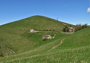 35 Bella vista in cima Linzone (1392 m) e verso il Santuario-Sacra Famiglia di Nazareth